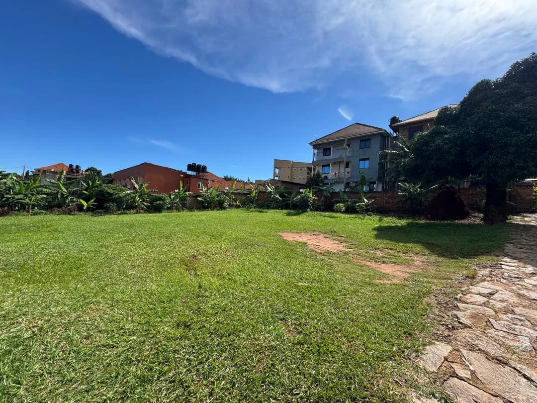 Prime Land for Sale in Munyonyo - image 1