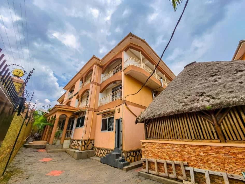 Hot Deal hotel for sale in Munyonyo - image 1